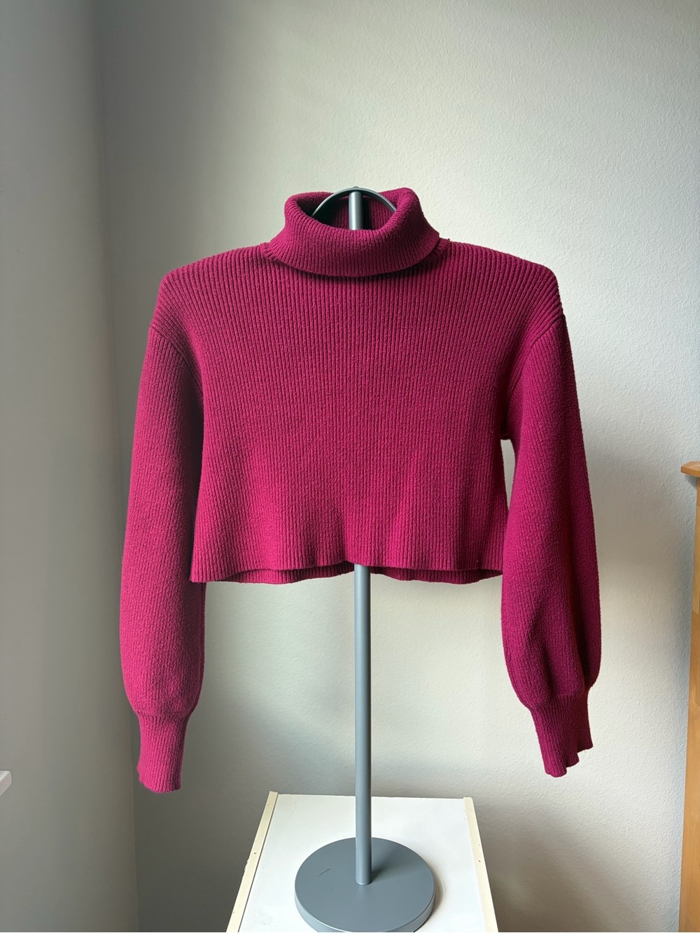 miami Cropped Turtleneck Sweater - Magenta